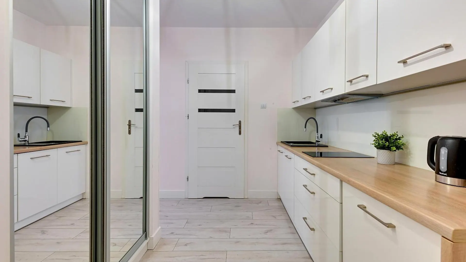 Staywin Aura Gdansk I 0*,