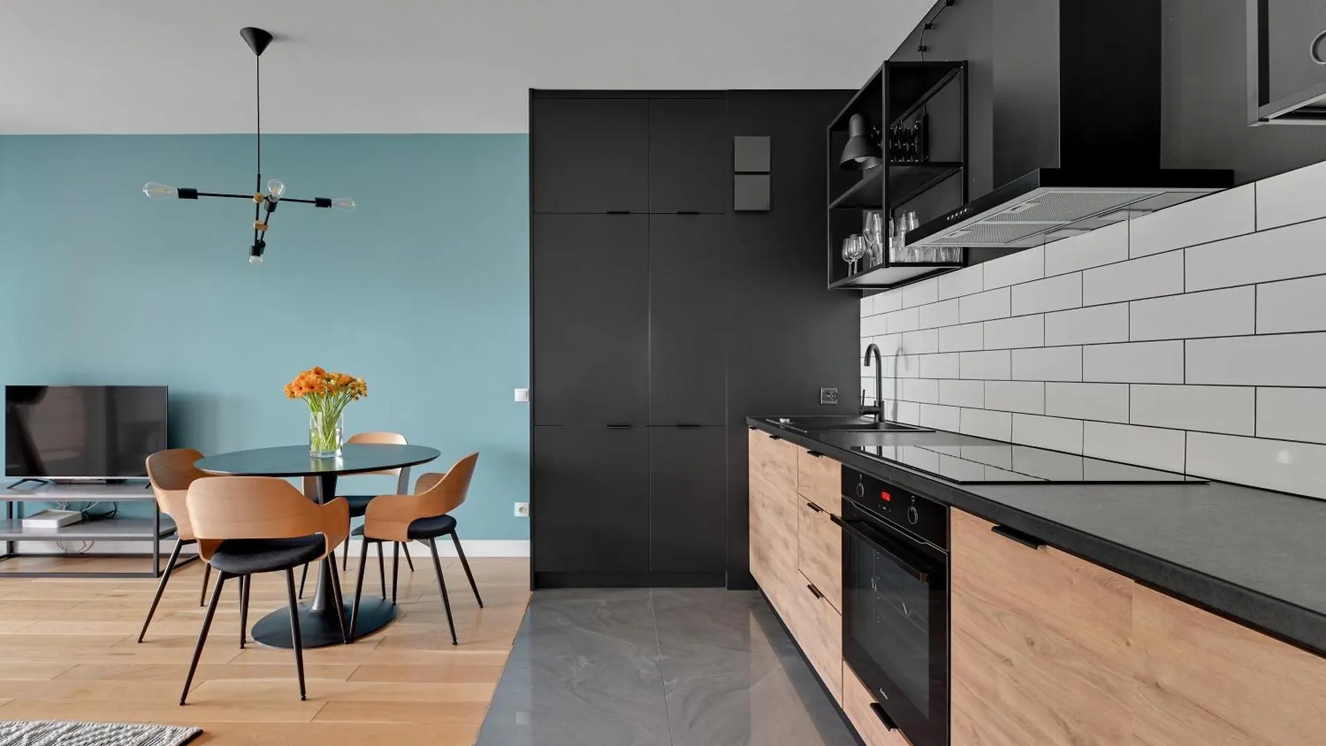 Staywin Aura Gdansk I 0*,